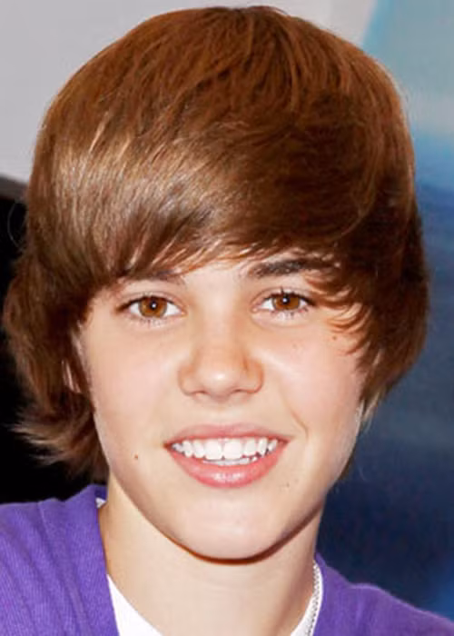 Justin Bieber sinh năm 1994, là ngôi sao nổi tiếng của Hollywood.