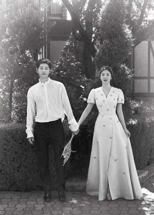 Fans hy vọng cặp đôi Song Joong Ki - Song Hye Kyo sớm đón tin vui để hạnh phúc thêm viên mãn. Ảnh: Hankooki