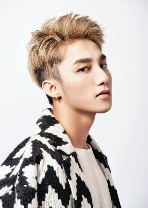 Với cuộc sống sạch, không dùng scandal để làm bàn đạp nổi tiếng, Sơn Tùng xứng đáng là đại diện nổi bật cho lứa trẻ 9X. Chuyện tình yêu của sao Việt này cũng nhận được sự quan tâm đặc biệt từ công chúng, tuy nhiên đến hiện tại, thông tin duy nhất mà công chúng nắm được đó là anh yêu Thiều Bảo Trâm từ khi bước chân vào nghề cho đến tận bây giờ.