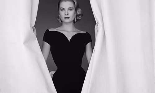 Mỹ nhân đình đám Hollywood bấy giờ như chú chim bị giam cầm trong cuộc hôn nhân hoàng gia xa xỉ.