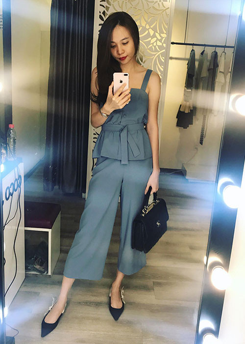 Đàm Thu Trang không chỉ xinh đẹp mà còn có phong cách thời trang trẻ trung, sành điệu.