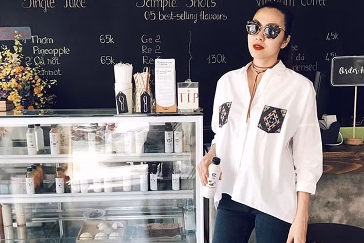 Từ khi lập gia đình, Hà Tăng chỉ tập trung cho công việc kinh doanh riêng chứ không đóng phim. Ảnh: FBNV