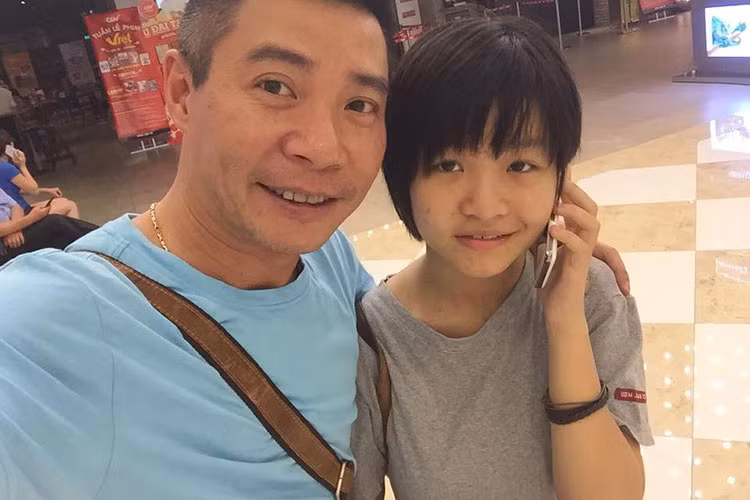 Con gái của Công Lý mong muốn bố uống ít rượu, giữ gìn sức khỏe và dành nhiều thời gian hơn cho các con.