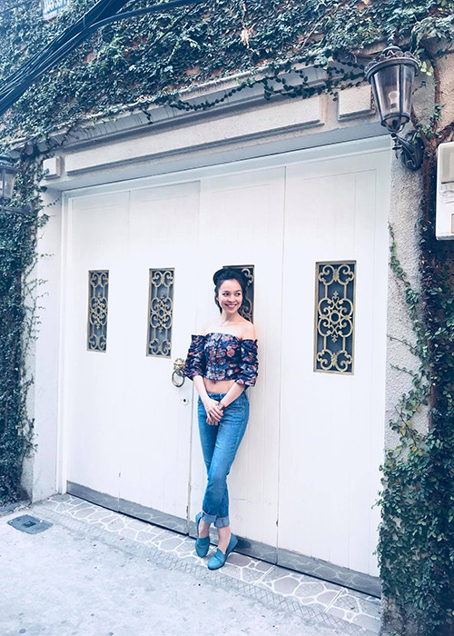 Sở hữu vòng eo con kiến, Hiền Thục thường xuyên diện áo crop top.