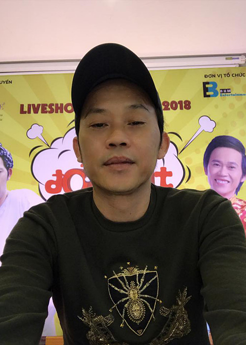 Tháng 9/2016, Hoài Linh khánh thành nhà thờ Tổ nghiệp. Sau khi tâm nguyện lớn này được thực hiện, nam danh hài dành nhiều thời gian hơn cho bản thân. Ảnh: FBNV