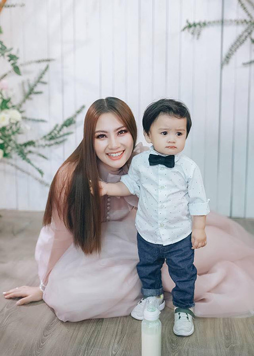 Dù được khuyên sinh mổ vì em bé khá to nhưng Ngọc Lan đã quyết tâm sinh thường cậu con trai đầu lòng.