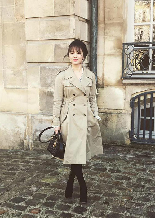 Song Hye Kyo sở hữu vẻ đẹp không tuổi. Cô thậm chí đã đẹp từ tấm bé. Ảnh: Weibo