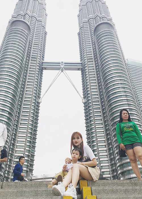 Con trai Thu Thủy được nhận xét rất hiếu động nhưng sống tình cảm và rất quấn mẹ.