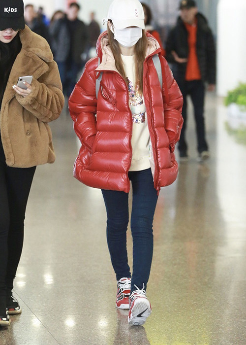 Dù phủ nhận nghi vấn ngoại tình với rapper PGOne, Lý Tiểu Lộ vẫn bị cư dư luận chỉ trích.