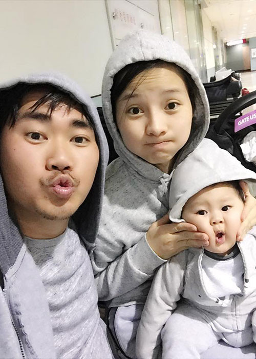 Con trai của Khánh Hiền cũng là nhóc tì sao Việt lần đầu đón Tết Nguyên Đán vào năm nay. Cậu nhóc chào đời vào cuối tháng 3/2017 tại Mỹ.