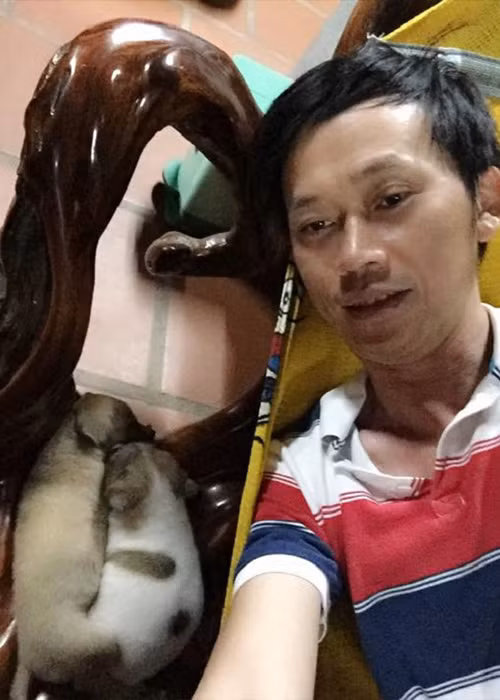 Không ít lần Hoài Linh để lộ hình ảnh tiều tụy, bơ phờ. Ảnh: FBNV