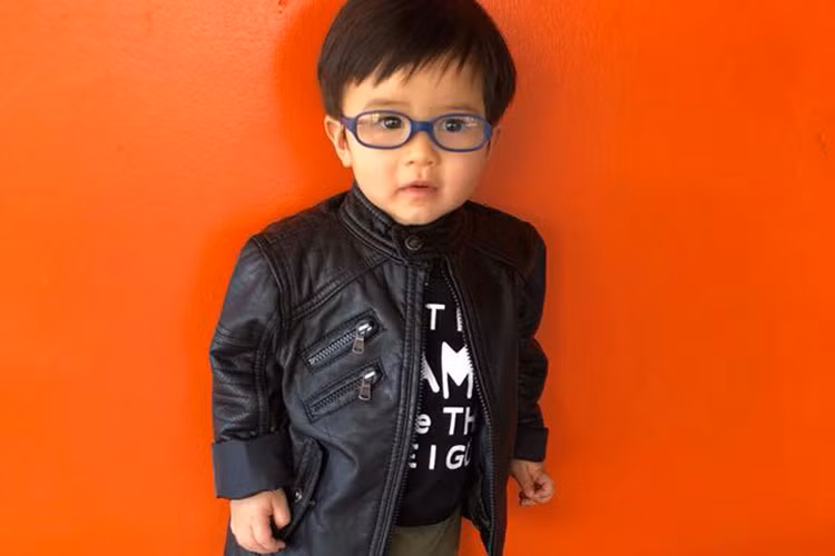 Con trai của cặp đôi sao Việt Lam Trường - Thủy Tiên sắp đón sinh nhật tròn 1 tuổi.