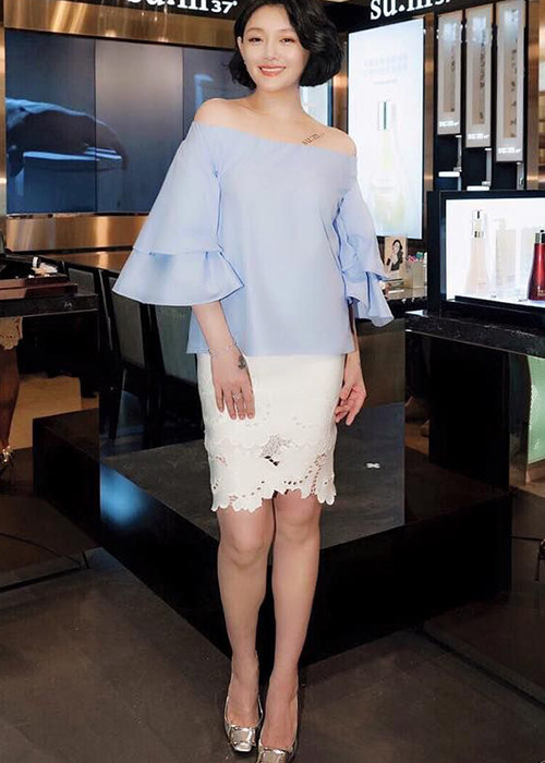 Đại S đã nỗ lực lấy lại vóc dáng thon gọn. Trong 1 tháng, cô giảm đến 10 kg. Ảnh: cosmopolitan