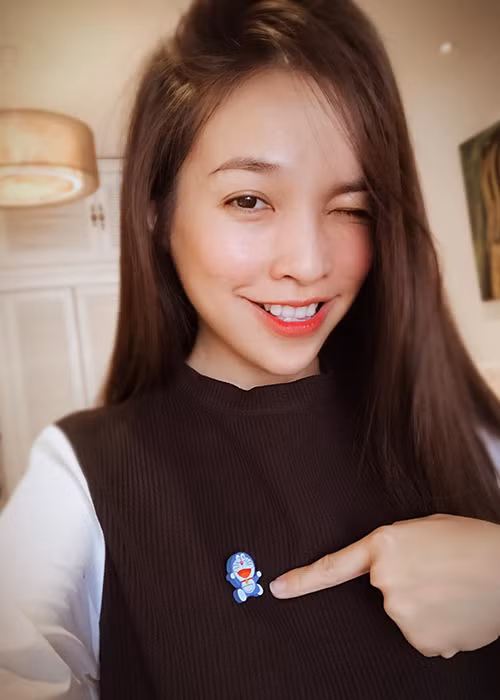 Từ khi gia nhập làng giải trí cho đến nay, Hiền Thục luôn cố gắng tránh xa ồn ào, thị phi.