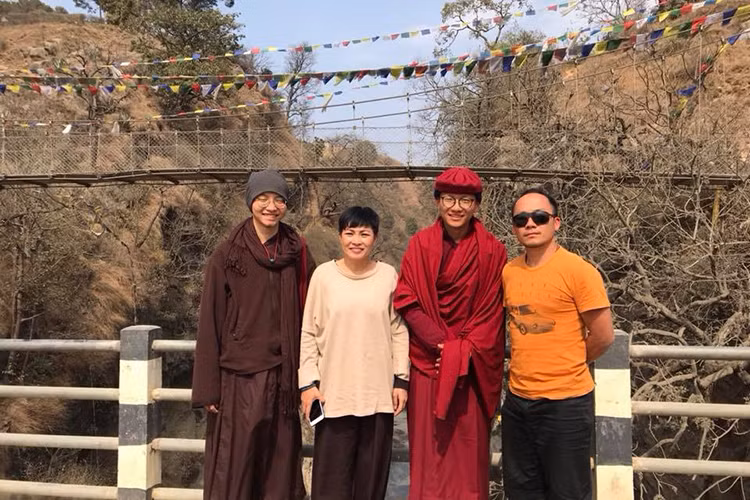 Phương Thanh, Tiến Đạt cùng sang Nepal là một trong những tin tức sao Việt trong ngày 28/2.