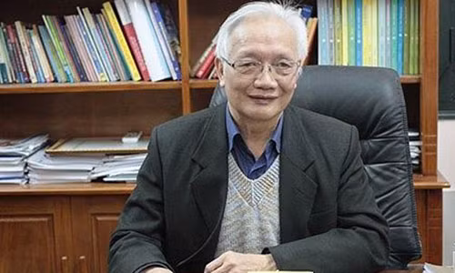 Thầy Nguyễn Tùng Lâm cho rằng, việc thi cử vốn dĩ thiên về đánh giá năng lực và tạo ra sự công bằng giữa các học trò. (Ảnh: Thùy Linh)