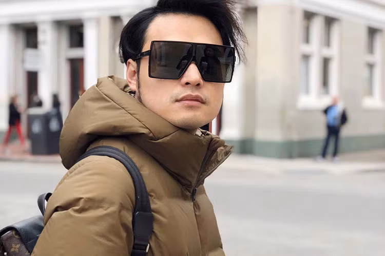 Trong lần hiếm hoi chia sẻ về chuyện tình cảm, Quang Vinh tâm sự về mối tình kéo dài 10 năm của mình. Ảnh: FBNV