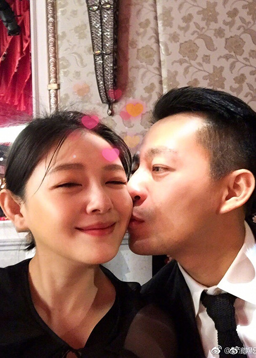 Uông Tiểu Phi từng là một thiếu gia ăn chơi nức tiếng nhưng sau khi yêu và kết hôn với Đại S, anh trở thành người đàn ông của gia đình.