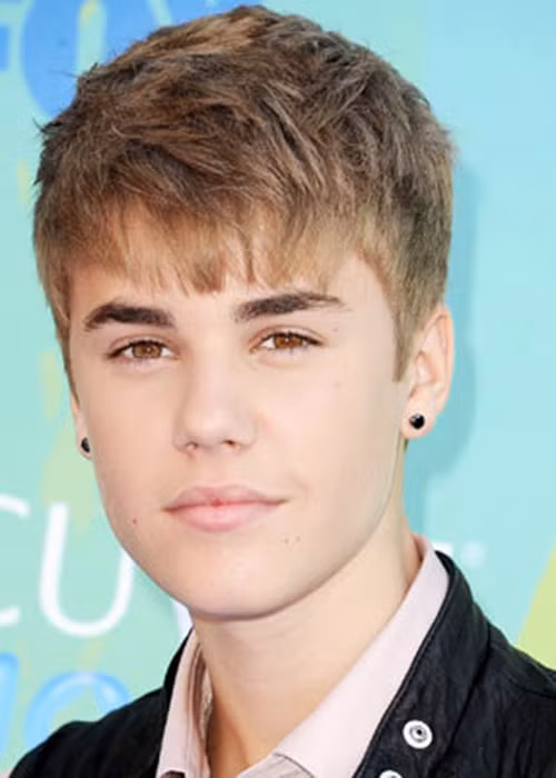 Bằng tài năng của mình, Justin Bieber nhanh chóng trở thành ngôi sao pop quốc tế nhiều người ngưỡng mộ.