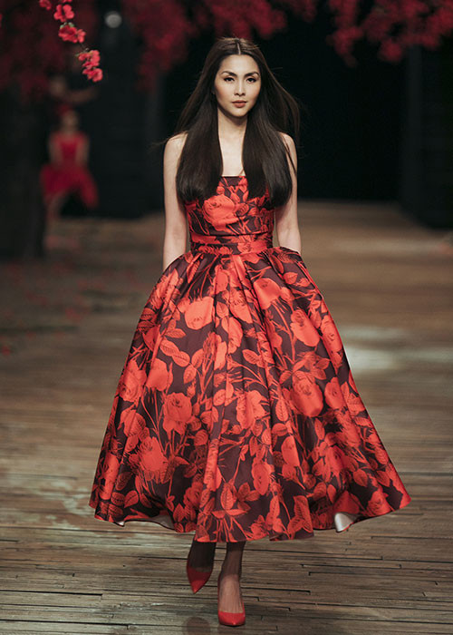 Sau 6 năm kết hôn, Hà Tăng sinh cho ông xã Louis Nguyễn 2 nhóc tì: 1 trai, 1 gái. Ảnh: Kiengcan