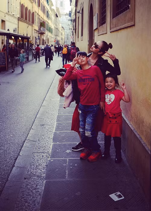 Từ nhỏ, bé Na đã thích chụp ảnh.