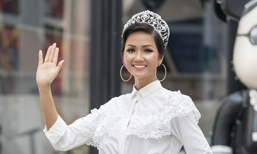 Hoa hậu H’Hen Niê.