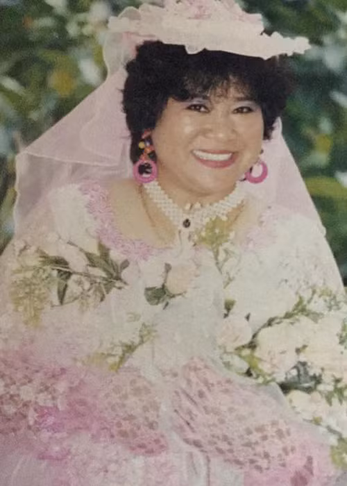 Minh Vượng chưa mặc áo cưới ngoài đời nhưng trên màn ảnh, cô từng khoác áo cô dâu.