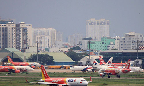 Hàng loạt chuyến bay của Vietjet Air không thể cất và hạ cánh xuống sân bay Vinh.