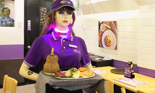 Robot phục vụ bắt đầu xuất hiện.