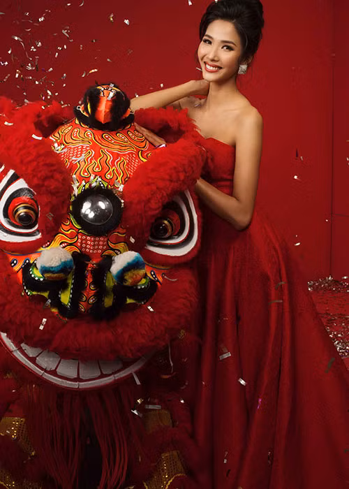 Các người đẹp còn hy vọng những dự án, hoạt động trong năm 2018 của mình sẽ tiếp tục nhận được sự quan tâm từ khán giả.