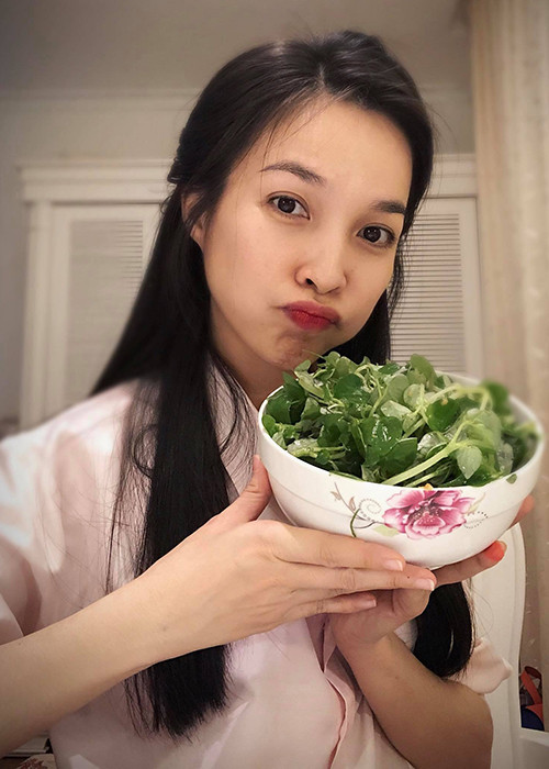 Bước sang tuổi 37, giọng ca "Nhật ký của mẹ" trẻ trung như thiếu nữ đôi mươi.