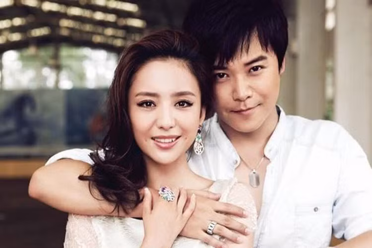 Chồng vướng ồn ào ngoại tình, Đồng Lệ Á chọn cách giữ im lặng và không quyết định chia tay. Ảnh: Sina