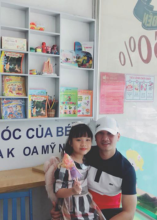 Thành Trung luôn tranh thủ thời gian rảnh rỗi thăm nom bé Zon.