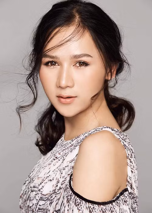 Longsy Sinakhone cũng là đối thủ đáng gờm của Hương Giang Idol tại Hoa hậu Chuyển giới Quốc tế 2018.