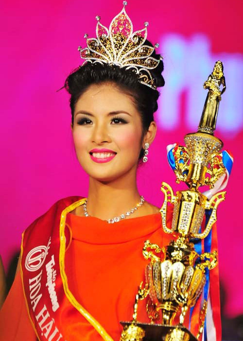 Sinh năm 1989, Ngọc Hân đăng quang cuộc thi Hoa hậu Việt Nam 2010. Thời điểm đoạt vương miện, nhan sắc của cô vấp phải những ý kiến trái chiều. Ảnh: Khám phá