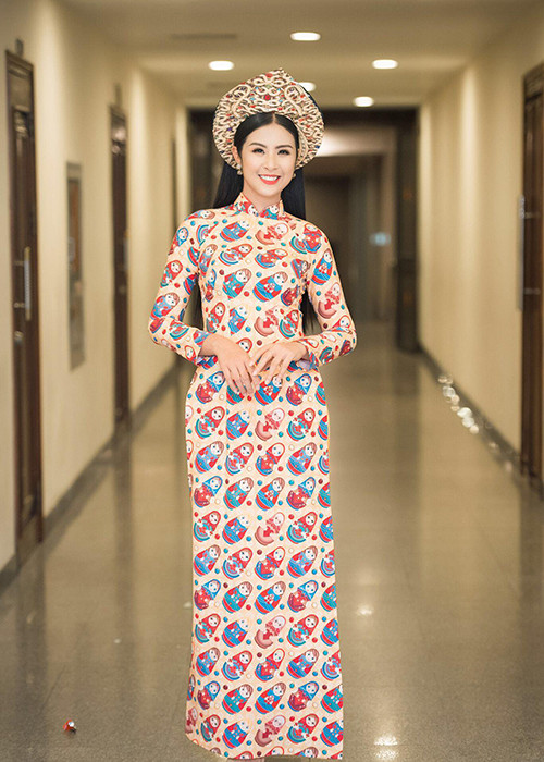 Ngọc Hân đang sở hữu một công ty in vải tại Hà Nội và chuỗi cửa hàng thời trang tại Sài Gòn, Cần Thơ. Ngoài Ngọc Hân, Mai Phương Thúy cũng được khen ngợi bởi tài kinh doanh. Ảnh: FBNV