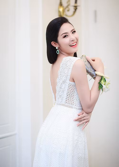 Từng bị chê về nhan sắc, Hoa hậu Ngọc Hân đã "lột xác" trong những năm gần đây. Cô ngày càng đẹp nhờ chăm chỉ tập luyện, có chế độ ăn kiêng hợp lý và hạn chế đi nắng. Ảnh: FBNV