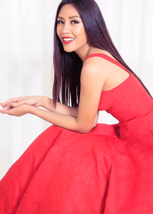 Bộ ảnh của dàn người đẹp Hoa hậu Hoàn vũ Việt Nam được thực hiện bởi nhiếp ảnh gia Mr AT với sự hỗ trợ của trang điểm Minh Lộc, trang phục Đỗ Mạnh Cường.