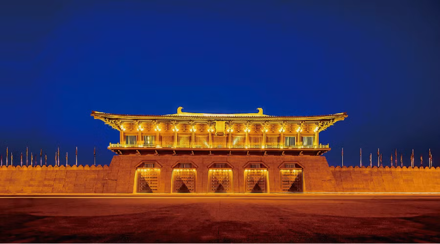 Lân Đức điện có diện tích hơn 10.000 mét vuông, tương đương với 6 Thái Hòa điện của Tử Cấm Thành. Theo sử sách ghi chép, Đường Đại Tông đã mời hơn 3.500 tham mưu cùng tướng sĩ đến nơi đây tổ chức yến tiệc, thế mà cũng chưa thể lấp đầy chỗ trống.