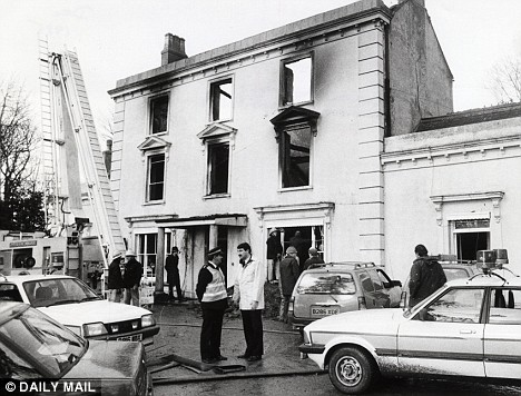 Cảnh sát tìm phát hiện ra tên này đã sử dụng hàng rào quanh nhà của hắn gần Milford Haven làm nơi cất giấu tài sản có giá trị, công cụ và vũ khí, trong đó có một khẩu súng ngắn được sản xuất ở Bỉ. Hắn đã cẩn thận chuẩn bị đường rút bằng cách khoét lỗ trên hàng rào. Tuy nhiên, cảnh sát không tìm ra mối liên hệ giữa Cooper với các vụ giết người và tấn công tình dục nêu trên.