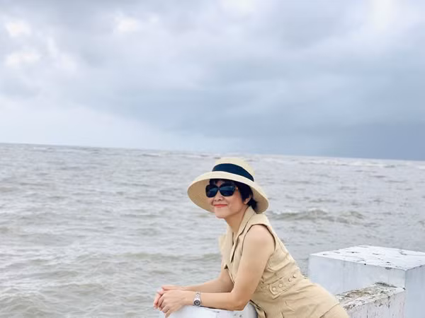 Tuoi 52 cua nu MC duy nhat dan 20 mua Tao quan-Hinh-5