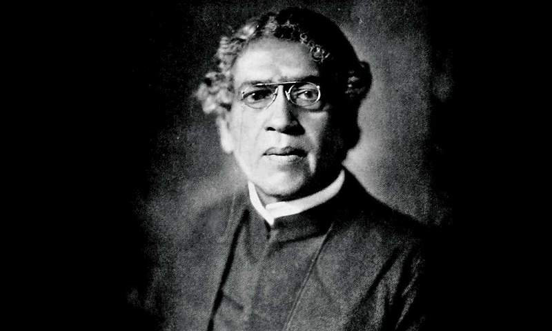 11. Jagadish Chandra Bose: nhà bác học Cộng hoà Ấn Độ, vừa là nhà vật lý, sinh học, thực vật học, khảo cổ học lừng danh tế giới. Ông đã có những thành công lớn đối với radio và lò vi ba. Ông cũng là một trong những nhà phát minh Học viện Khoa học Quốc gia Cộng hoà Ấn Độ.