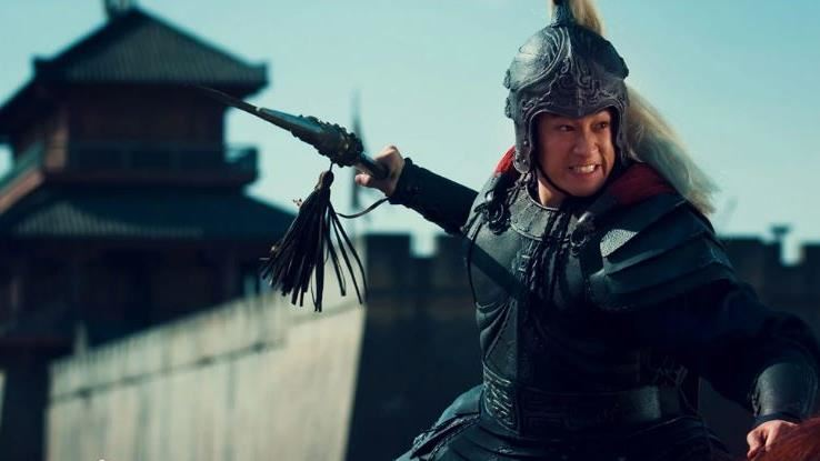 Vì trước khi Đổng Trác chưa có quyền lực luôn phải nhờ đến sự bảo hộ của Lữ Bố. Ông cũng giúp Đổng Trác hoàn thành rất nhiều cuộc chiến nhỏ lẻ ở Thành Trung. Trên thực tế, không một ai ở thời Tam quốc dám “1 chọi 1” với Lữ Bố. Song cuối cùng, ông cũng phải bỏ mạng dưới lưỡi đao của Tào Tháo.