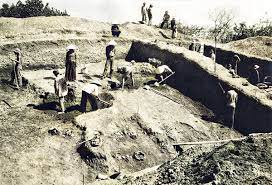 Các nhà nghiên cứu cho rằng, số lượng các thanh, đoạn đá này thuộc biên chế hai giàn đàn đá có mức độ định hình cao.