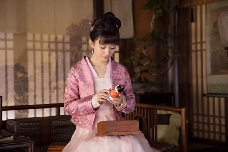 Chỉ bằng cách này, các cung nữ mới có thể ghi nhớ trách nhiệm của mình 24/24, và họ đương nhiên sẽ phục vụ hoàng đế tốt hơn.