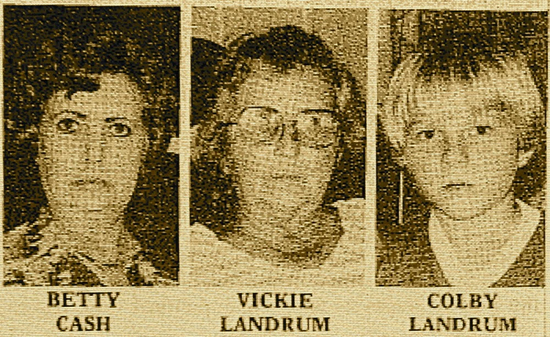 Cụ thể sự việc chấn động này diễn ra vào tối ngày 29/12/1980 khi Betty Cash, Vickie Landrum và cháu trai bảy tuổi của Vickie là Colby Landrum đang lái chiếc Oldsmobile Cutlass của Cash về nhà ở Dayton, Texas sau khi đi ăn tối.