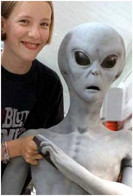 Gần 1.000 nhân chứng nói rằng đã nhìn thấy những tia sáng lóe lên trên bầu trời vào ngày 5/11/1990. Tuy nhiên, thực ra họ đã nhìn thấy một mảnh vụn của tên lửa rơi trở lại khí quyển Trái đất.