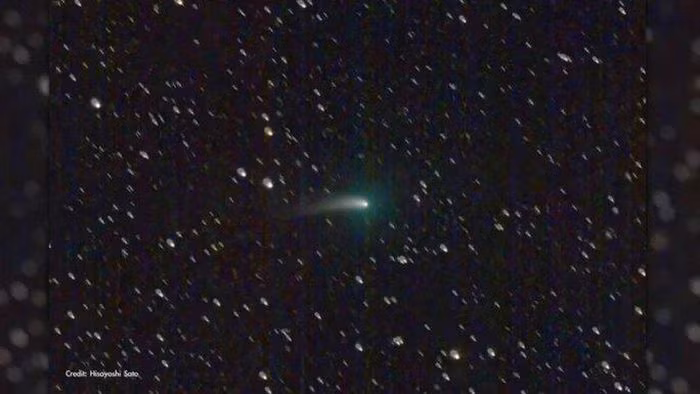 Đó là sao chổi C/2022 E3 (ZTF), sẽ xuất hiện trên bầu trời Trái Đất với màu xanh lục ma quái và hoàn toàn xa lạ với người hiện đại, bởi lần cuối cùng nhân loại thấy nó là khi những loài người khác như Neanderthals, Denisovans - anh em họ đã tuyệt chủng của Homo sapiens chúng ta - vẫn còn lang thang trên Trái Đất.