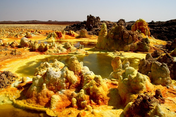 Có thể nói, Dallol là một thế giới nước rất huyền ảo và rực rỡ, với sự hòa trộn của nhiều màu sắc.