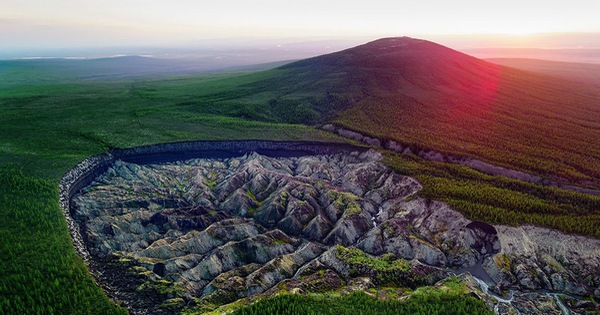 Tuy nhiên, cho đến nay, bí ẩn tại hố tử thần Batagaika ở Siberia (Nga) vẫn là một thách thức không dễ giải mã của giới địa chất học trên thế giới.